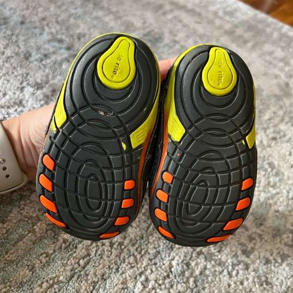 Stride rite soft motion toddler shoe size 5 - Picture 3 of 3
